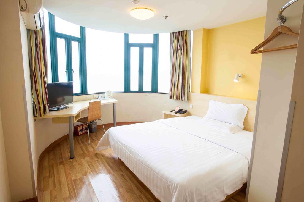 7Days Inn Tai'An Railway Station Екстер'єр фото