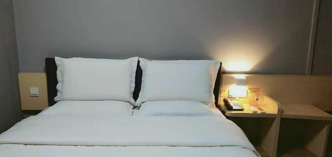 7Days Inn Tai'An Railway Station Екстер'єр фото